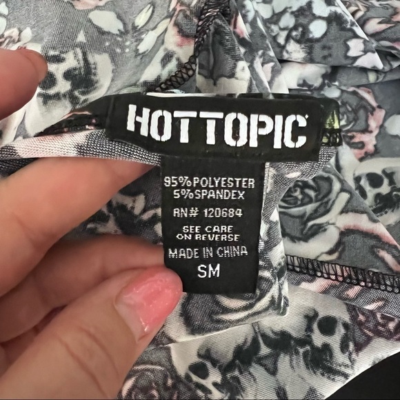 Hot Topic skulls and roses pinup keyhole back mini dress, stretchy, black,SM - Picture 6 of 13